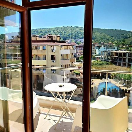 Obzor Tatyana Apartaments Bonjour Εξωτερικό φωτογραφία