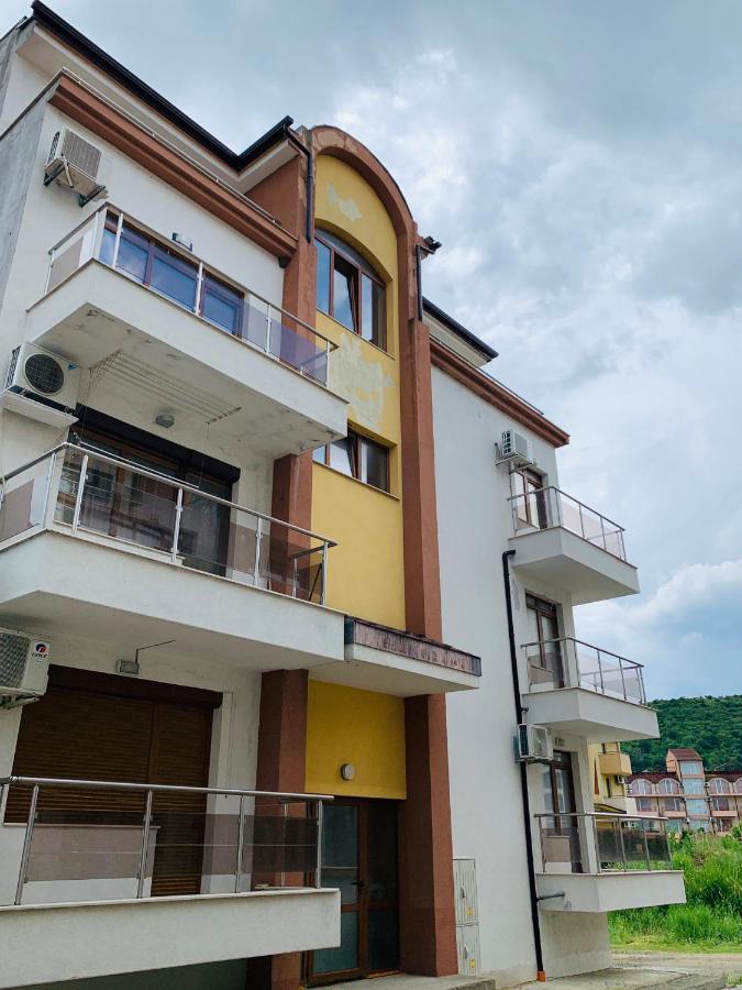 Obzor Tatyana Apartaments Bonjour Εξωτερικό φωτογραφία